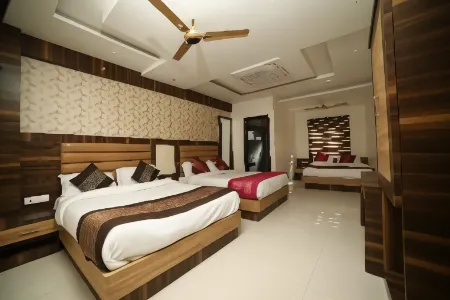 Om Sai B&B Отели рядом с достопримечательностью «Guru Nanak Dev University»