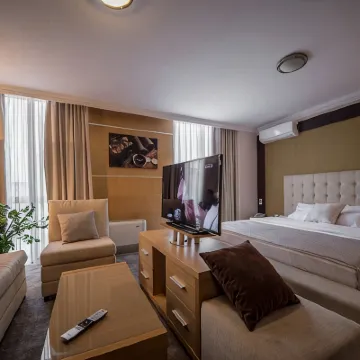 Putnik Inn Belgrade Hotels near Zemun