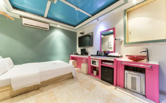 Incheon (Dongam) Picasso Отели рядом с достопримечательностью «Aebo Kraft Museum»