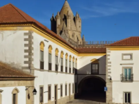 Pousada Convento de Evora – Historic Hotel โรงแรมในแอวูรา