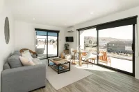 Wahi Nui Hotels near University of Canterbury Mt John Observatory