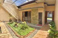 Kintamani Guest House Syariah Dengan View Pegunungan Kota Batu Hotels in Bumiaji