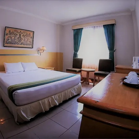 Zamrud Hotel & Convention