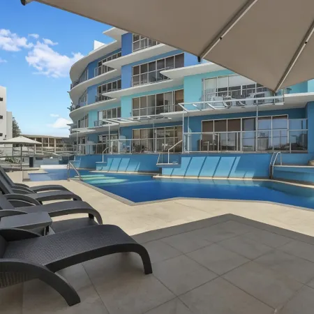 Rolling Surf Resort Sunshine Coast