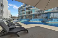Rolling Surf Resort Sunshine Coast - Strand