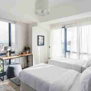 Elegant One-Bedroom Haven with Multiple Views at Cebu IT Park Rooms