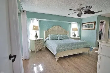 Fantastic 3-bedroom family house with pool on the water in Punta Gorda