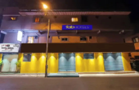 FabHotel Metro Galaxy Inn Hôtels à proximité de la Goregaon Railway Station