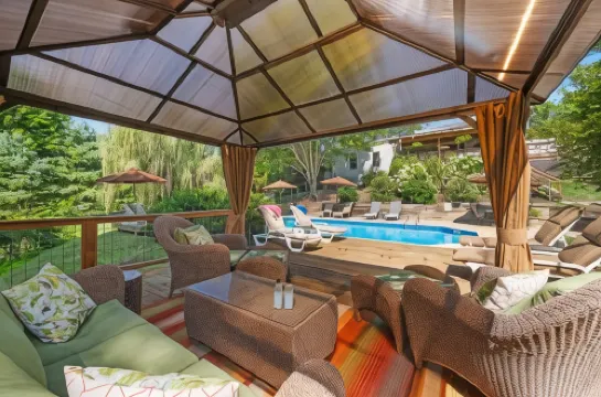 스틸레스 태번 매너 & 알파인 하이드어웨이 코티지