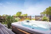 Atlantis Hotel - Hot Tub