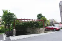 Duobei Cloud Hotel - parking