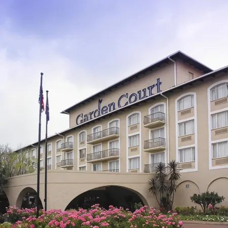 Garden Court or Tambo International Airport Отели рядом с достопримечательностью «Императорский дворец»
