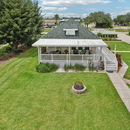 3 Bedroom Lakefront Retreat Near Downtown Tavares