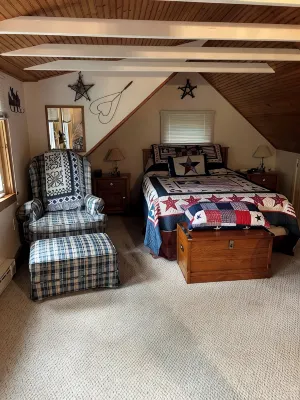 KD CottagesCharming stone cottage on Dunnings Creek in Bedford County - Country Houses