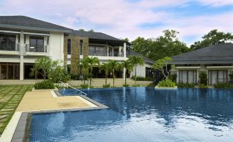Awapuhi Hotel & Resort