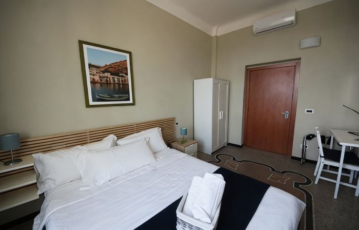 Luna Rooms