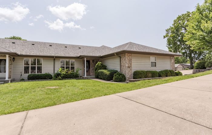 Incredibly Clean 4 Bedroom Townhome on Table Rock Lake in Kimberling City