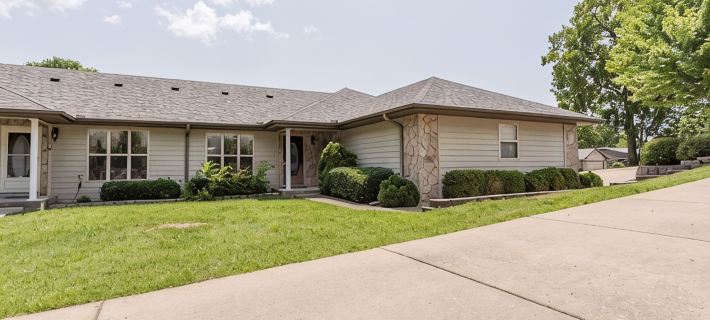 Incredibly Clean 4 Bedroom Townhome on Table Rock Lake in Kimberling City Hotels in Kimberling City