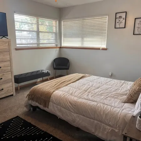 Entire home, walking distance to OU
