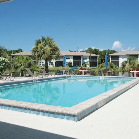 Renovated 2bed 2bath condo 2min to Fort Myers & Sanibel Beaches with WiFi, AC