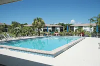 Renovated 2bed 2bath condo 2min to Fort Myers & Sanibel Beaches with WiFi, AC