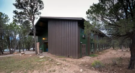 Yavapai Lodge