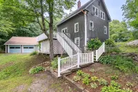 Meredith Town & Trail Cottage - Walkable to Water/Downtown, Dogs ok!