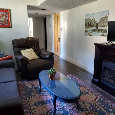 Cozy 2 bedroom suite