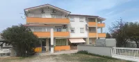 Sabunike 300m from the Beach Complete Apartment for Max. 5 Persons with Terrace - 무료 와이파이
