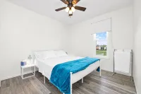Home w/ Game Room, Boat Dock, Hot Tub on 2/3 Acre