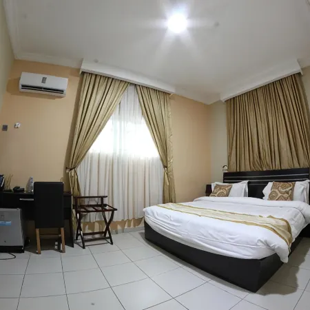Celia's Suites