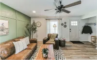 Clifty Falls Family Getaway-Sleeps 8--3 Miles to Historic Downtown & River Front