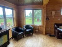 Charming & Cozy Spacious Farmhouse with Beautiful Views & Near Lakes and Trails! - 무료 와이파이