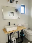 Serene cabin 3 with AC in charming Paradise valley with stunning views