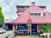 RedDoorz @ Hotel Dieng Berastagi Hotels in Karo