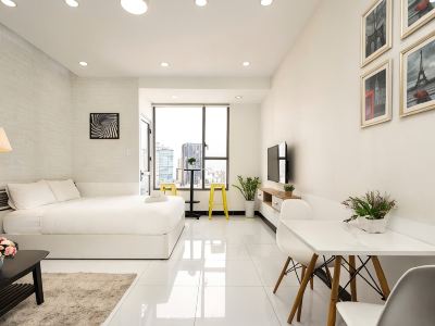 Chau Apartments