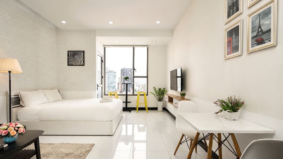 Chau Apartments