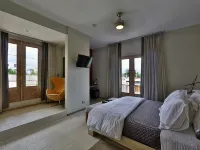 Billini Hotel, Historic Luxury Hotels near Agora Mall