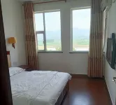 Longxin Business Hotel (Ningming Railway Station)