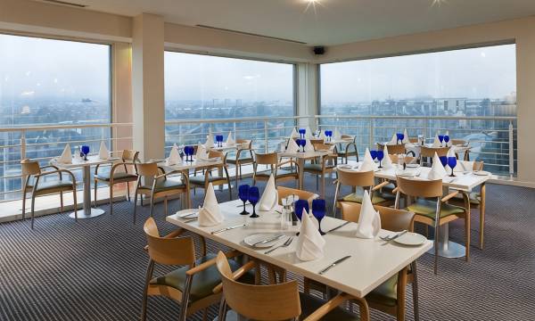 Holiday Inn Edinburgh by IHG