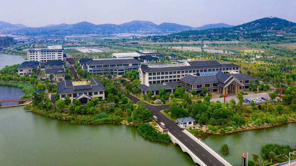 Longshan Hotel