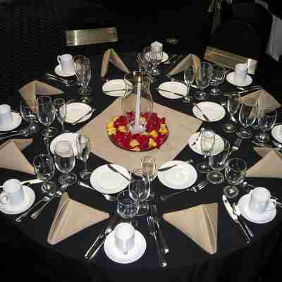 Hilton Charlotte Executive Park Dining/Meeting Rooms