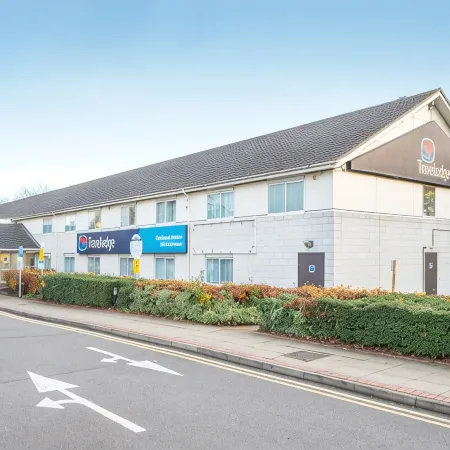Travelodge Heathrow Heston M4 Eastbound Отели рядом с достопримечательностью «Кренфорд»