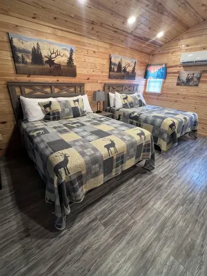 Cabin Unit 1 of 6 in amazing Paige with AC, WiFi