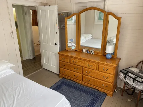 Walking distance to beach area of Conneaut lake- 4 beds-Dog Friendly- NO Smoking - Country Houses