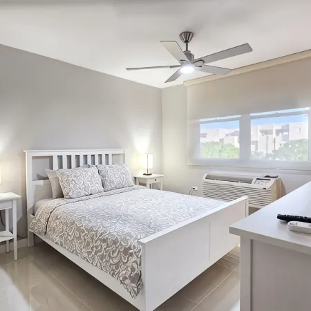 Newly Renovated Luxurious Beachfront Condo