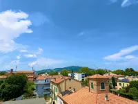 The Hammock, spacious, super-comfortable panoramic penthouse near Rossini Theater