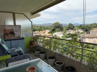 20 mns from beaches and center of St Raphaël.2 50m2 type with nice terrace.