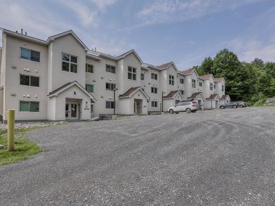 NEW Construction! Ski-In/Ski-Out Condo, fire place, Bunk room