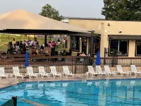 Waterfront modern condo on Walden at the lake Conroe - プライペートプール